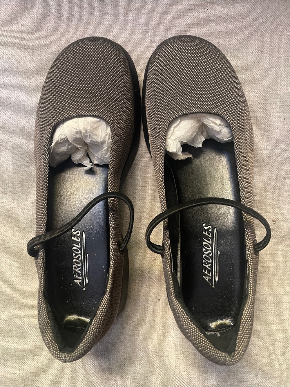 AEROSOLES Women's Gray Textured Mary Jane Flats with Thin Strap